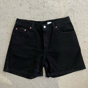 Vintage 90s Levi’s 555 guys fit dad shorts high waisted denim